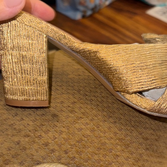 Lulu's Metallic Gold Bow Mules - Picture 5 of 5